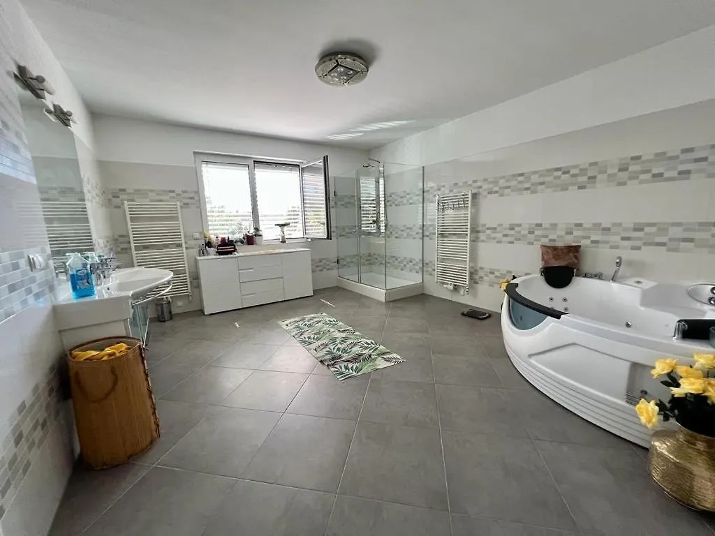 Fantastic Villa In Fischamend Austria